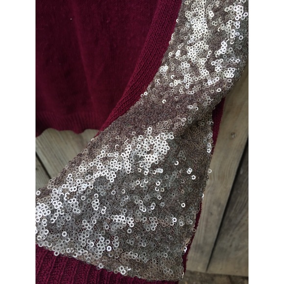 Sweater - Picture 4 of 4